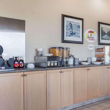 Super 8 By Wyndham Pincher Creek Ab Exterior foto